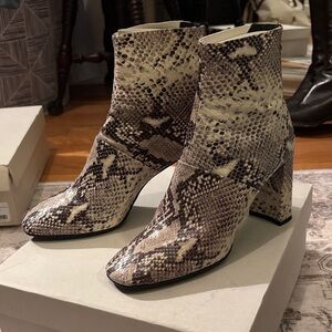 L'INTERVALLE Snakeskin Pattern Ankle Boots